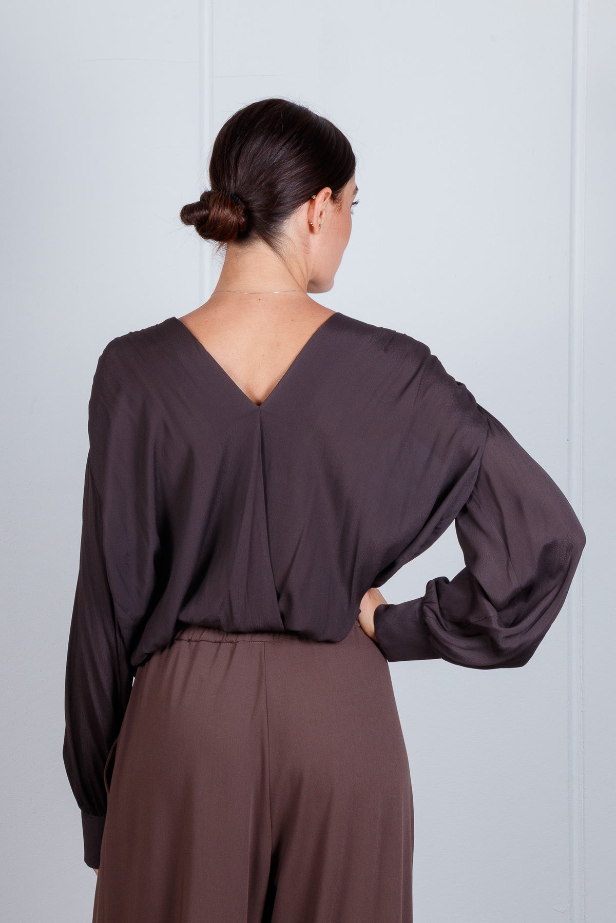 Blusa fluida con fondo elastico