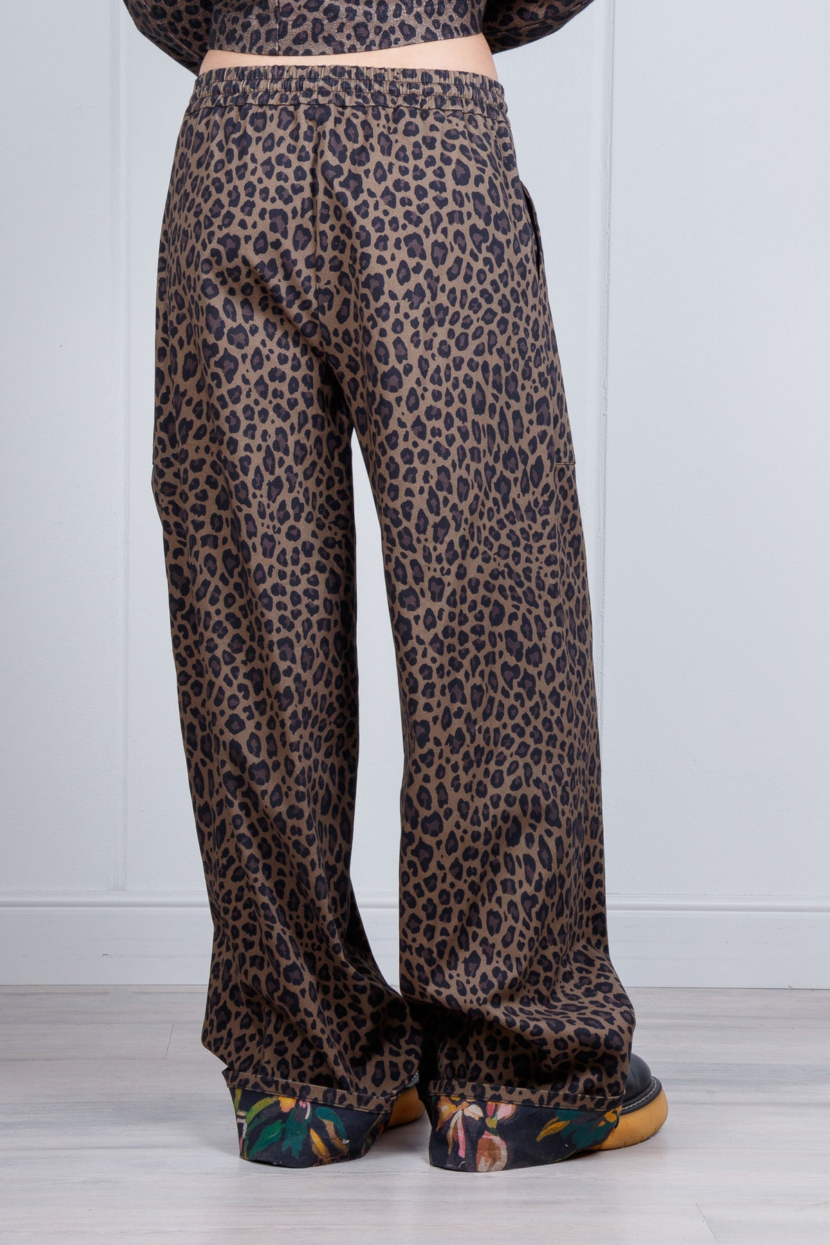 Pantalone wide leg fantasia leopardata