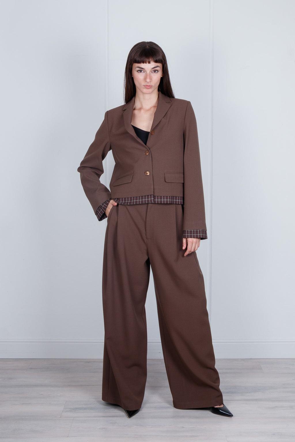 Blazer corto con risvolti a quadri